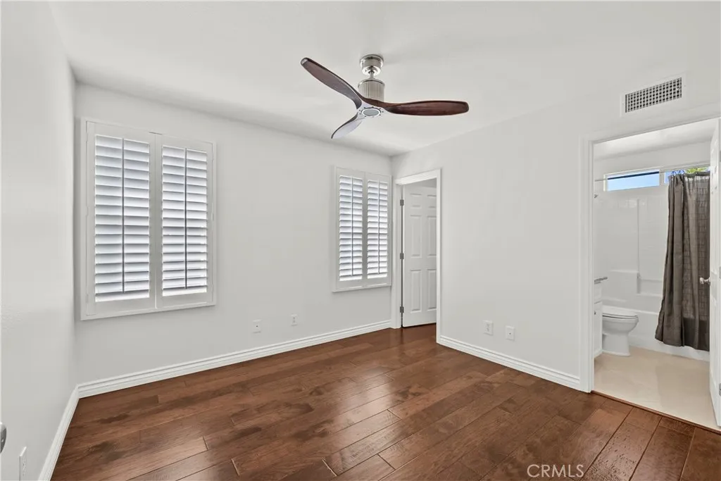 28330 Medlar Drive, Valencia, California 91354 home-pic-24